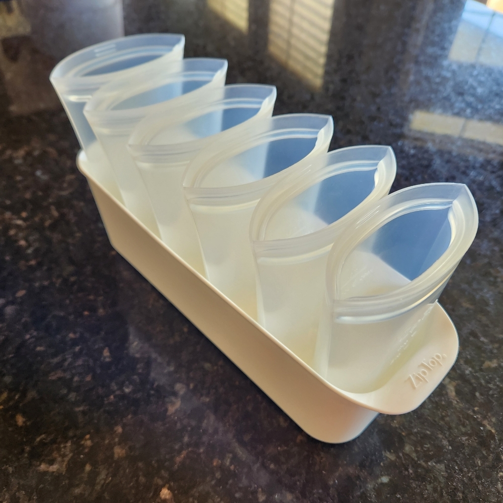 ZipTop Reusable Breastmilk Containers with Tray